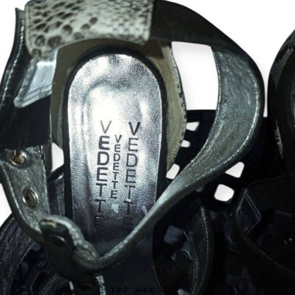 VEDETTE BLACK & GRAY SNAKE PRINT PLATFORM HEELS SZ.4.5 EUC - Picture 5 of 7